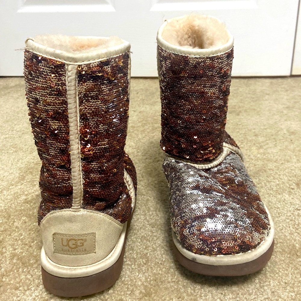 UGG Classic Short sheepskin Plush boots 8 in shimmery sequins Y2K